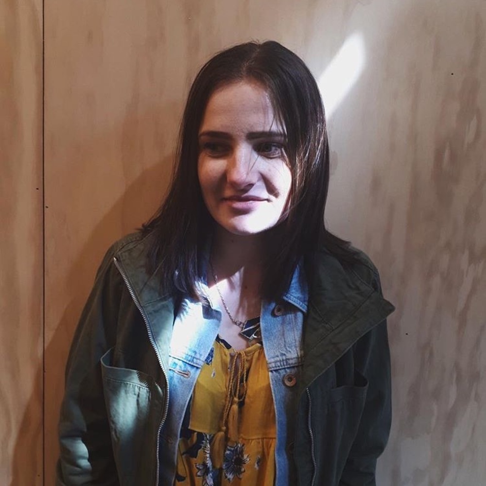 Meet your Posher, Cassi